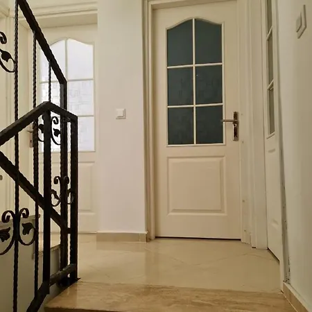 Summer In Bodrum With 2 Car Parking 4 Bedroom 3 Bathroom 2 Garden فيلا مصيف مكونة من 4 غرفة و 3 حمام و حديقتين في بودروم تركيا *