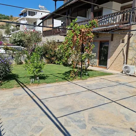 Summer In Bodrum With 2 Car Parking 4 Bedroom 3 Bathroom 2 Garden فيلا مصيف مكونة من 4 غرفة و 3 حمام و حديقتين في بودروم تركيا Milas