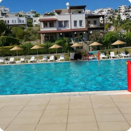 Hotel Summer In Bodrum With 2 Car Parking 4 Bedroom 3 Bathroom 2 Garden فيلا مصيف مكونة من 4 غرفة و 3 حمام و حديقتين في بودروم تركيا Milas
