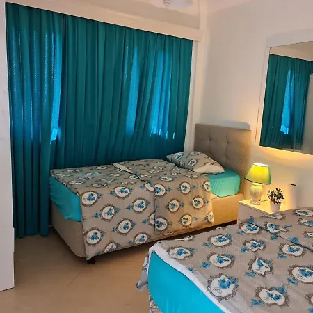 Summer In Bodrum With 2 Car Parking 4 Bedroom 3 Bathroom 2 Garden فيلا مصيف مكونة من 4 غرفة و 3 حمام و حديقتين في بودروم تركيا Hotel *
