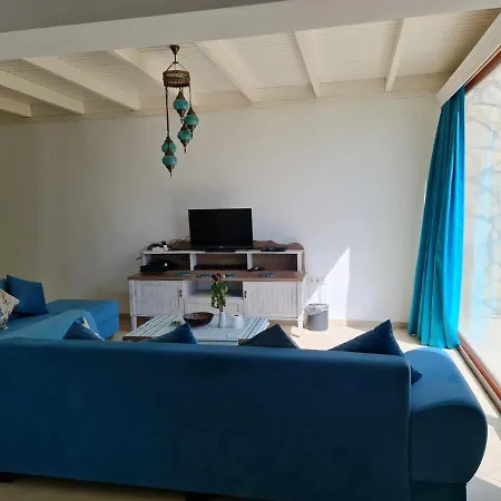 Summer In Bodrum With 2 Car Parking 4 Bedroom 3 Bathroom 2 Garden فيلا مصيف مكونة من 4 غرفة و 3 حمام و حديقتين في بودروم تركيا 호텔
