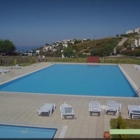 Hotel Summer In Bodrum With 2 Car Parking 4 Bedroom 3 Bathroom 2 Garden فيلا مصيف مكونة من 4 غرفة و 3 حمام و حديقتين في بودروم تركيا